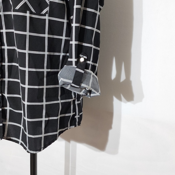 Notations Black and White Checkered Long Sleeve Button Front Blouse, Medium - Picture 4 of 12